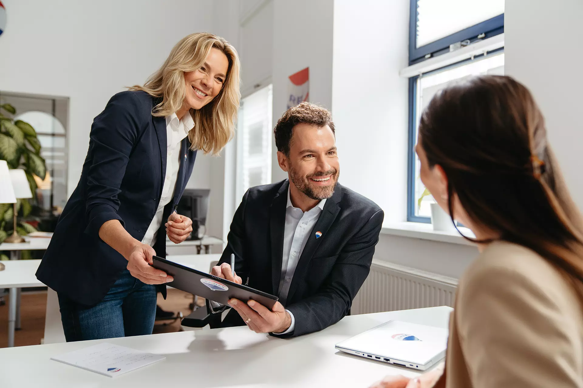 Il team di REMAX Aequitas - Maiolati Spontini Via Risorgimento al lavoro